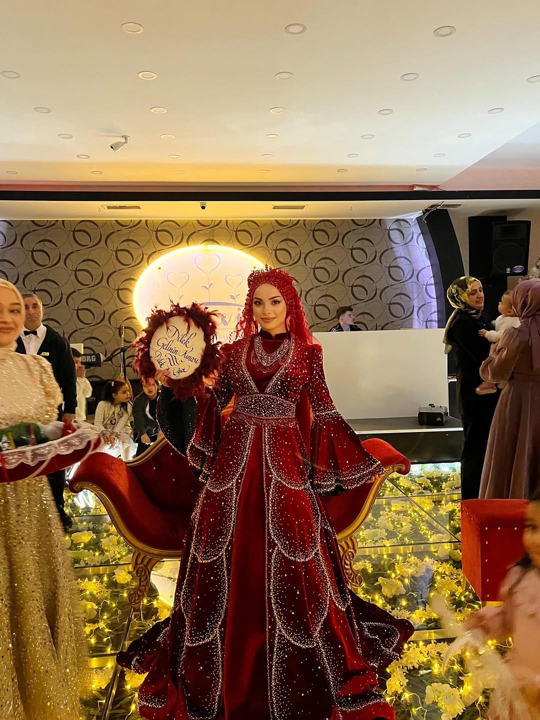 Post 2 by Gelinsaçı Türbantasarım Makeup on Instagram (carousel)