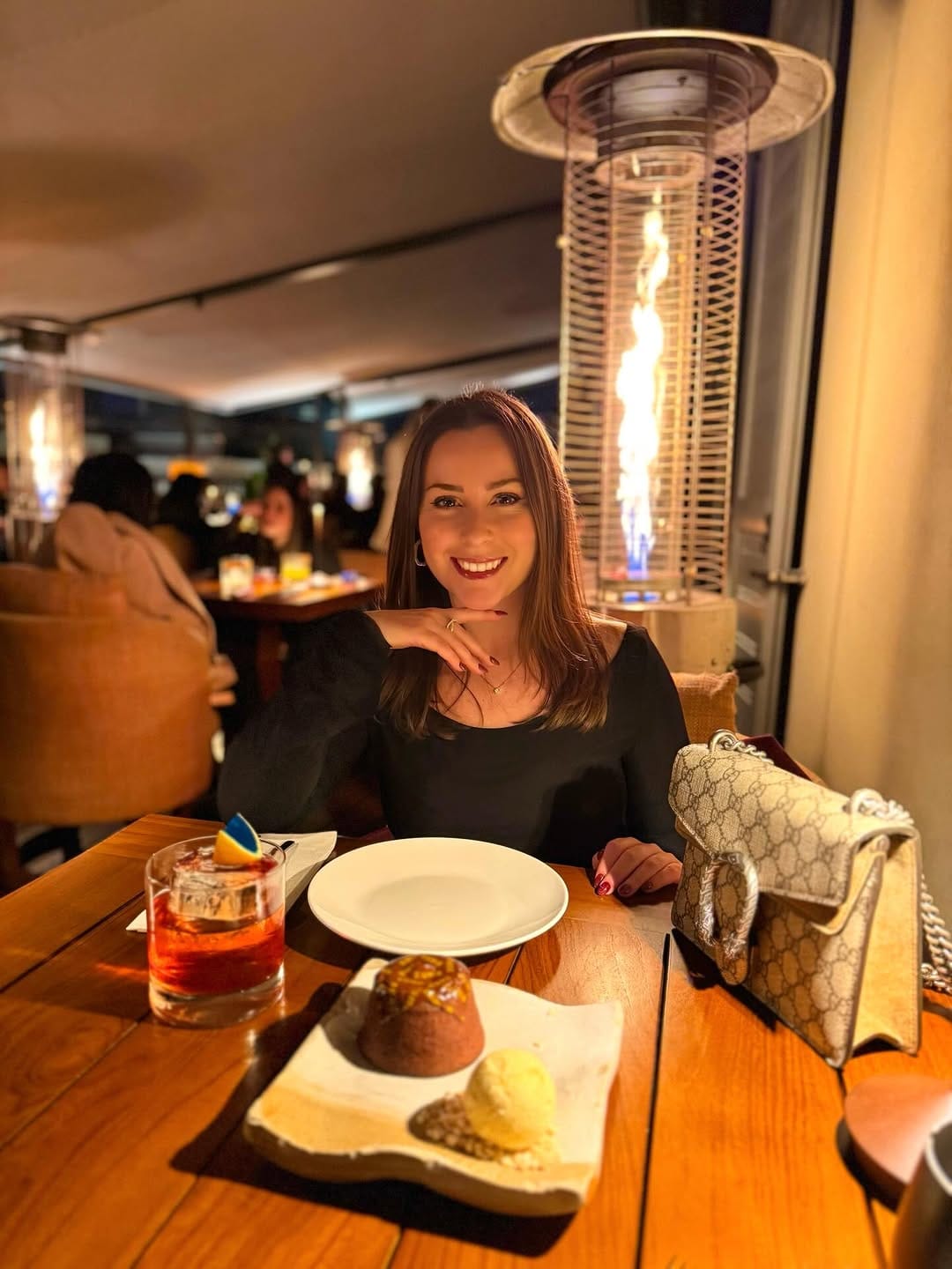 Post 5 by 𝙁𝙡𝙖𝙫𝙞𝙖 💫 on Instagram (carousel)