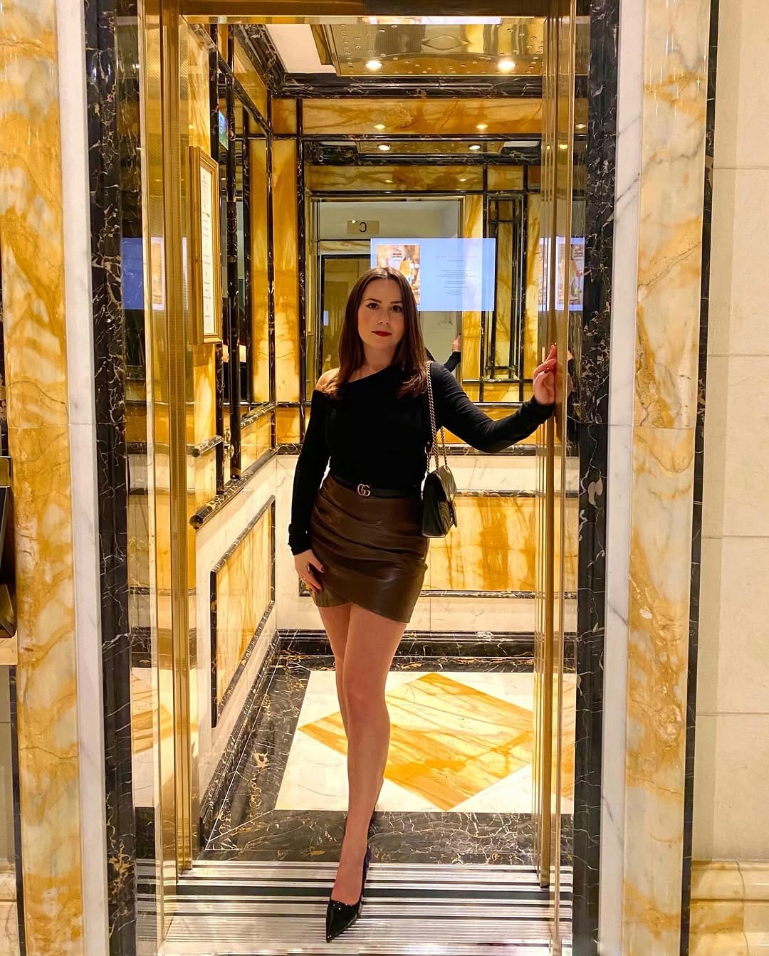 Post 7 by 𝙁𝙡𝙖𝙫𝙞𝙖 💫 on Instagram (carousel)