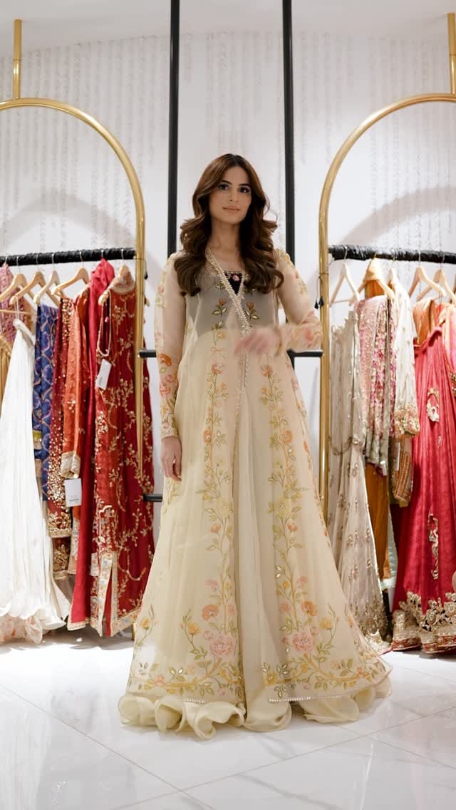 Post 10 by Raheela Jaffrani on Instagram (video)