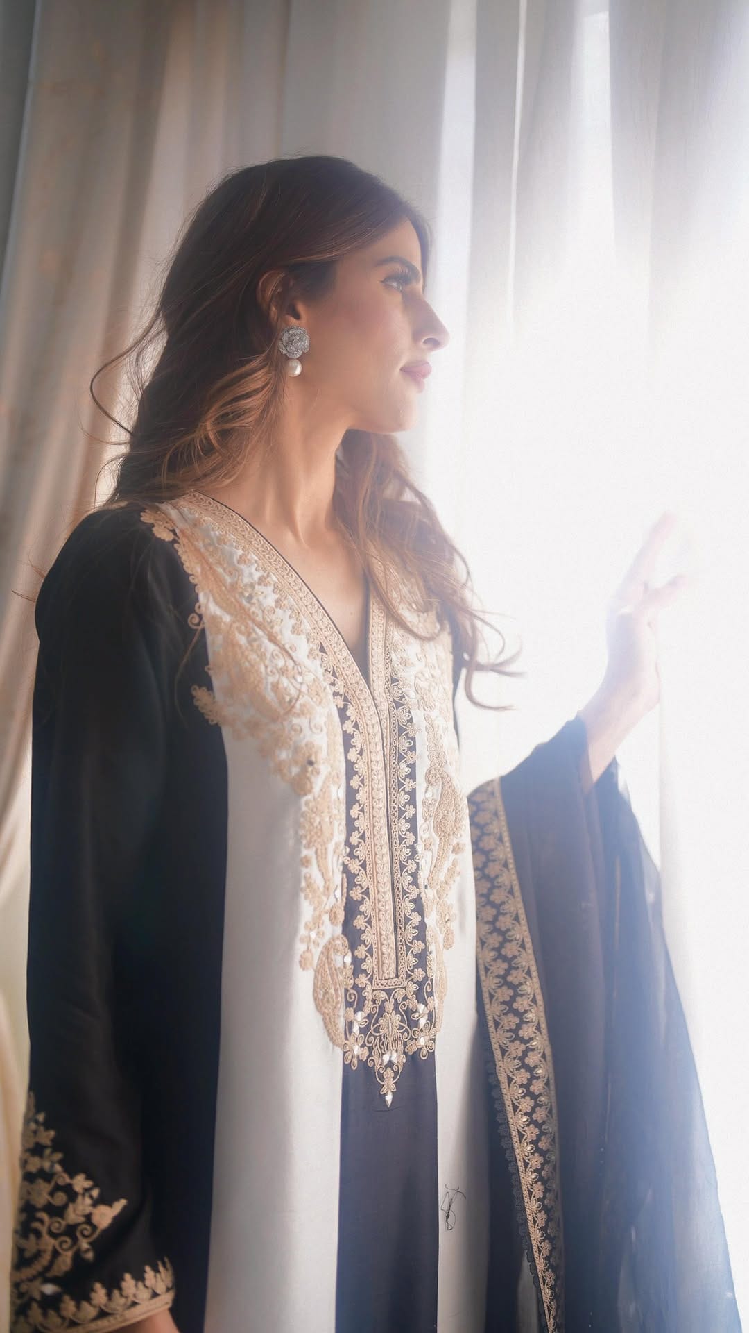 Post 5 by Raheela Jaffrani on Instagram (video)