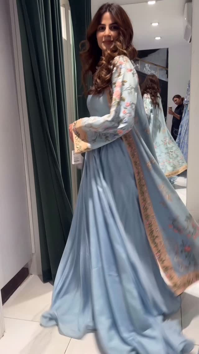 Post 6 by Raheela Jaffrani on Instagram (video)
