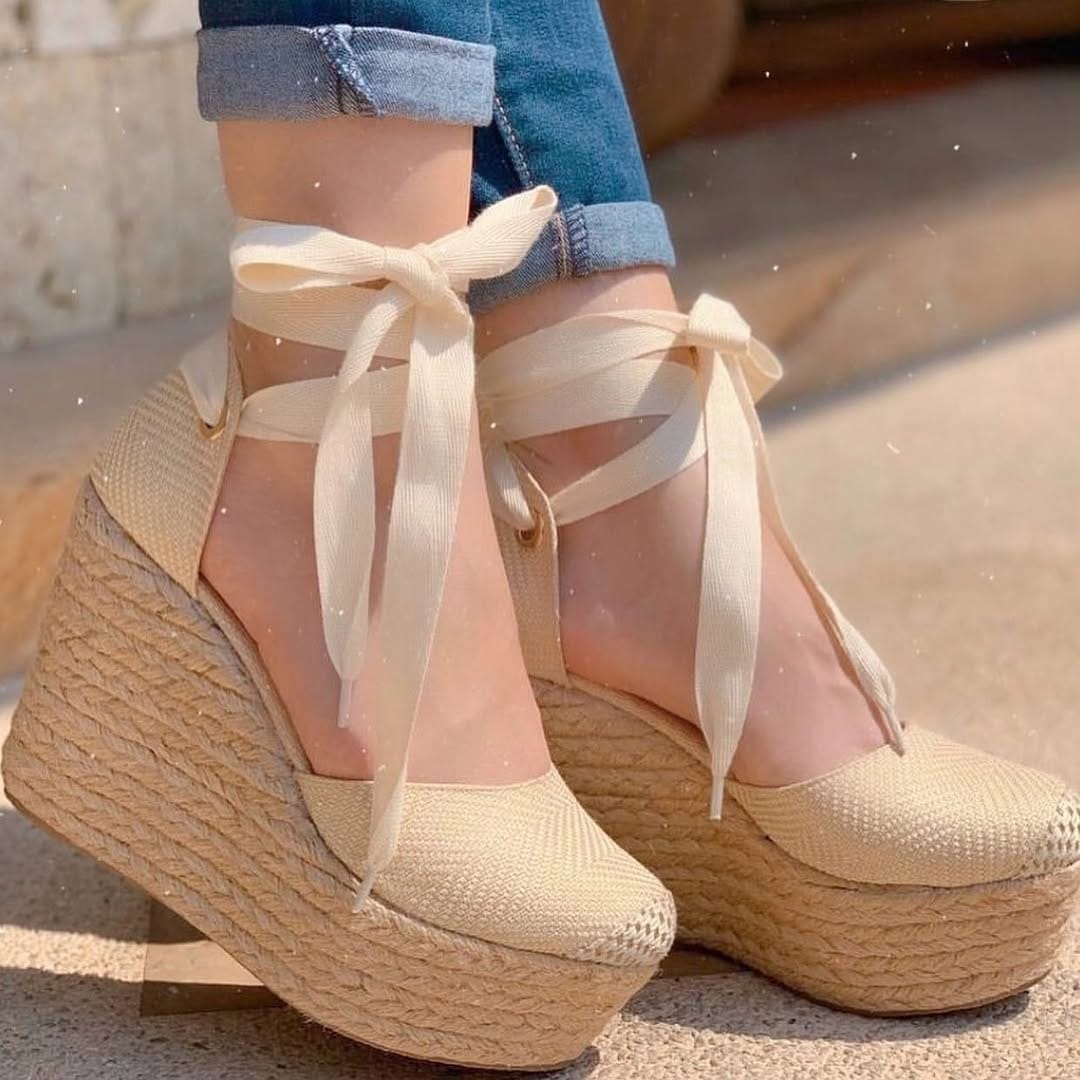 Post 8 by Acai Store on Instagram (carousel)