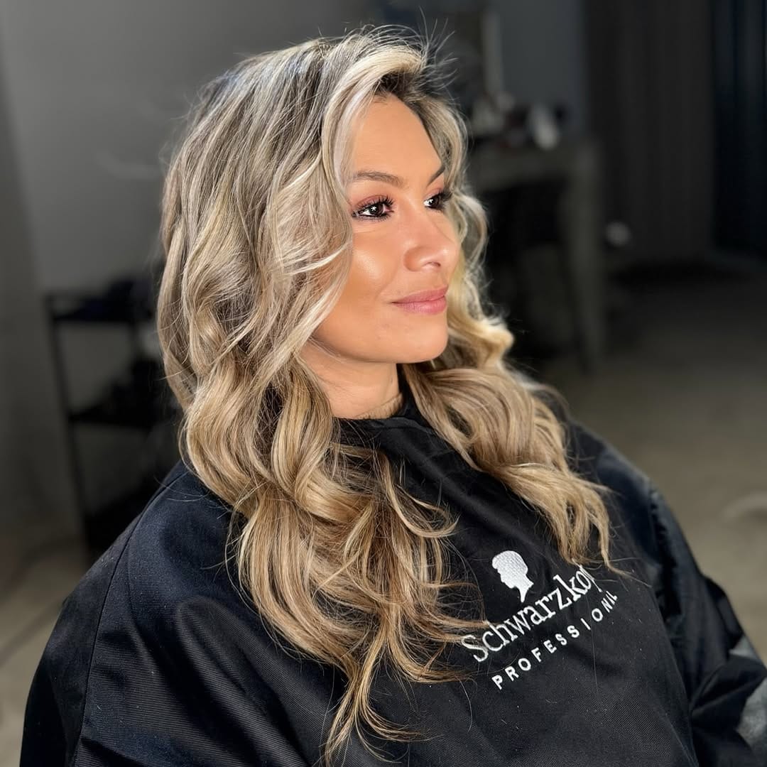 Post 6 by Fher Arias peluquería maquillaje on Instagram (carousel)