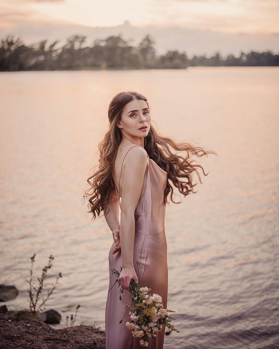 Post 2 by Julia on Instagram (carousel)