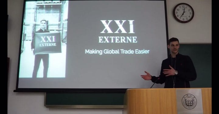 Post 6 by Externe XXI on Instagram (video)
