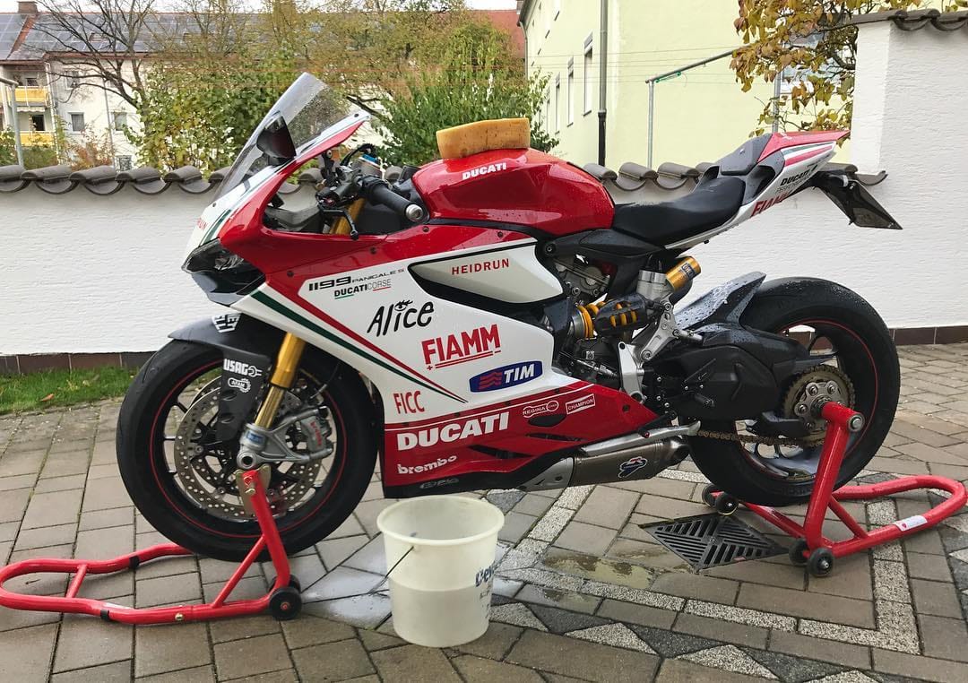 Post 5 by @panigale_rider on Instagram (image)