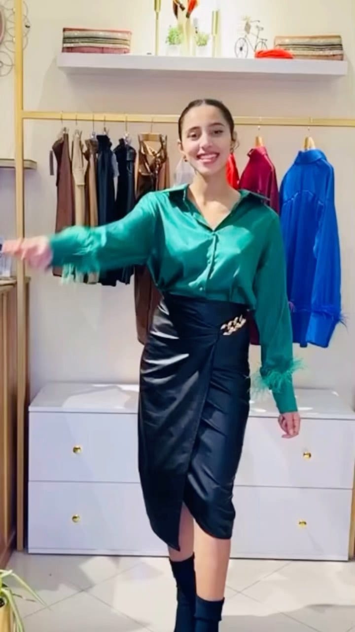 Post 2 by P A R I S I E N N E   M O D E on Instagram (video)