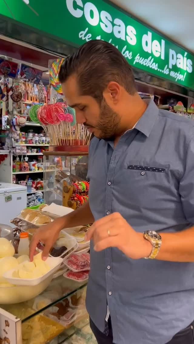Post 10 by Cosas del pais millon on Instagram (video)