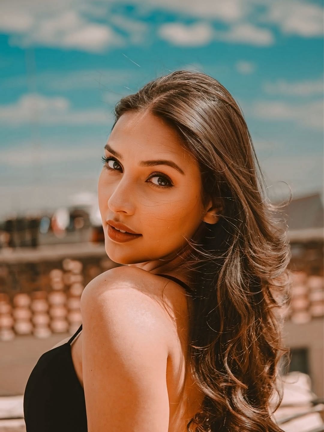 Post 2 by Amanda Mendes on Instagram (image)