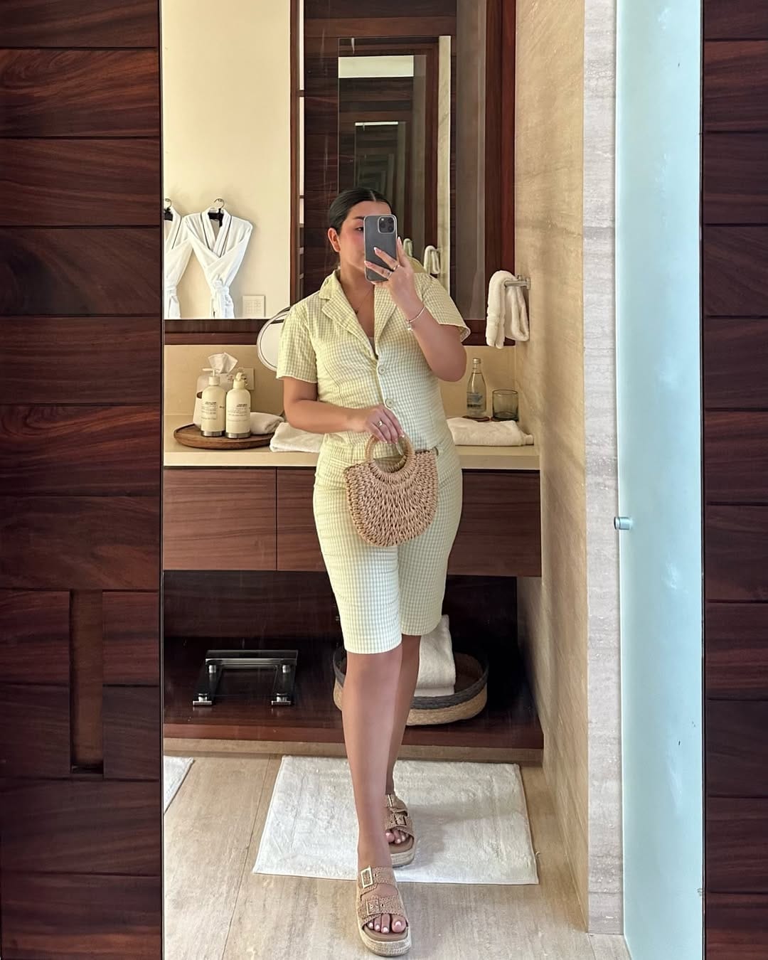 Post 6 by •• 𝐒 𝐁 𝐄 𝐓 𝐋 𝐀 𝐍 𝐀 •• on Instagram (carousel)