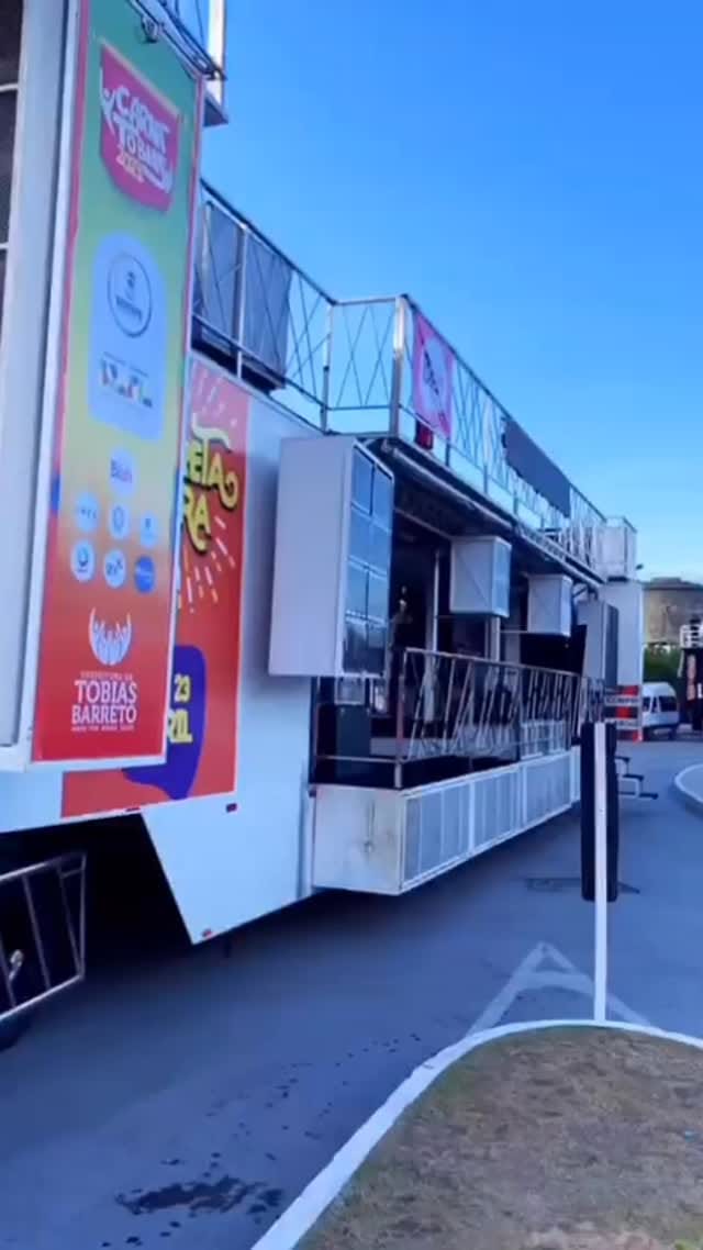 Post 3 by *MIL SHOWS ENTRETENIMENTO * on Instagram (video)