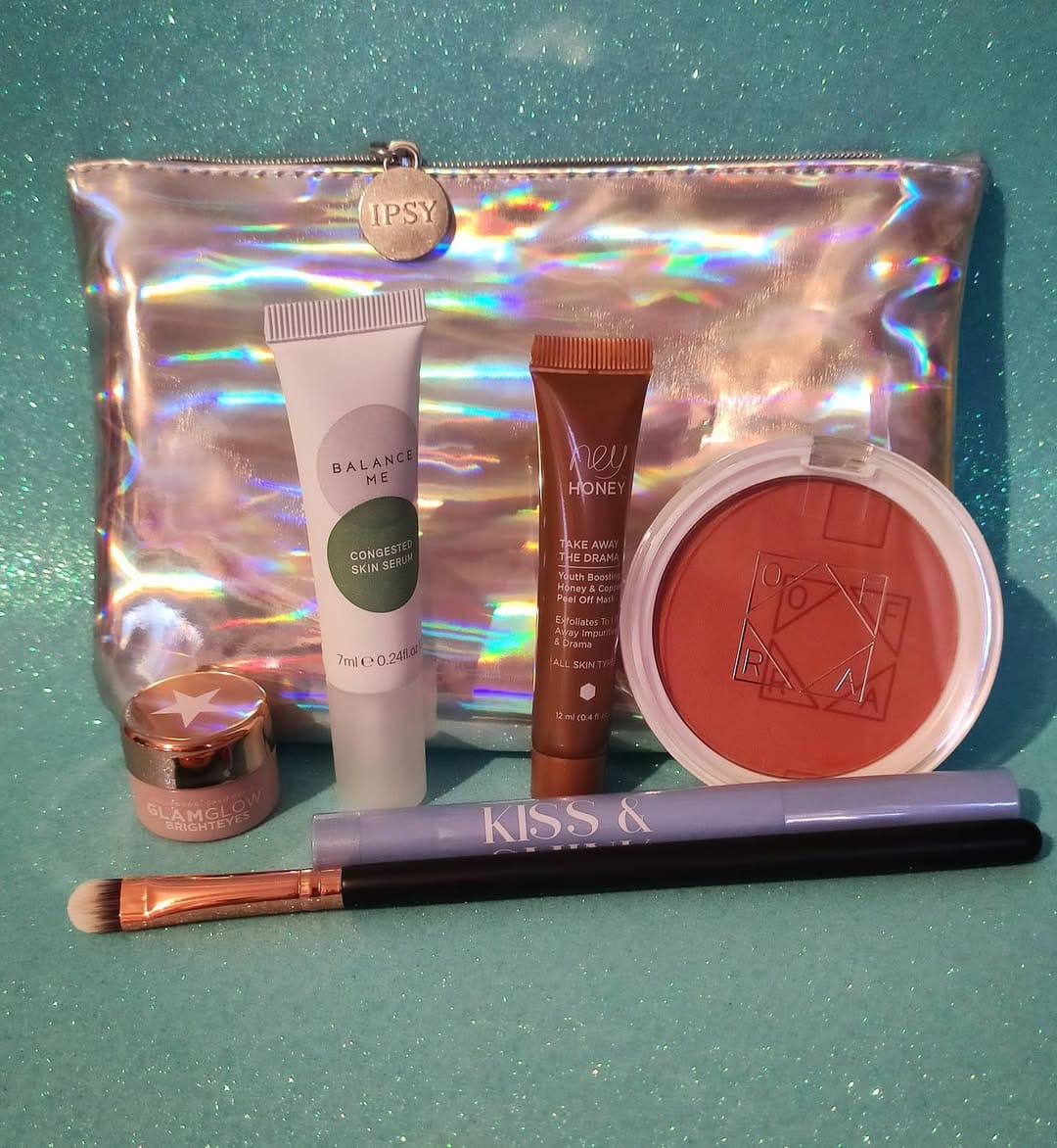 Post 1 by makeuplove on Instagram (image)