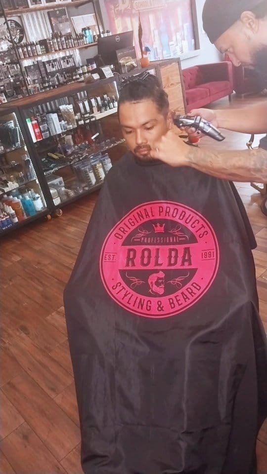Post 1 by @JhomarTheBarber on Instagram (video)