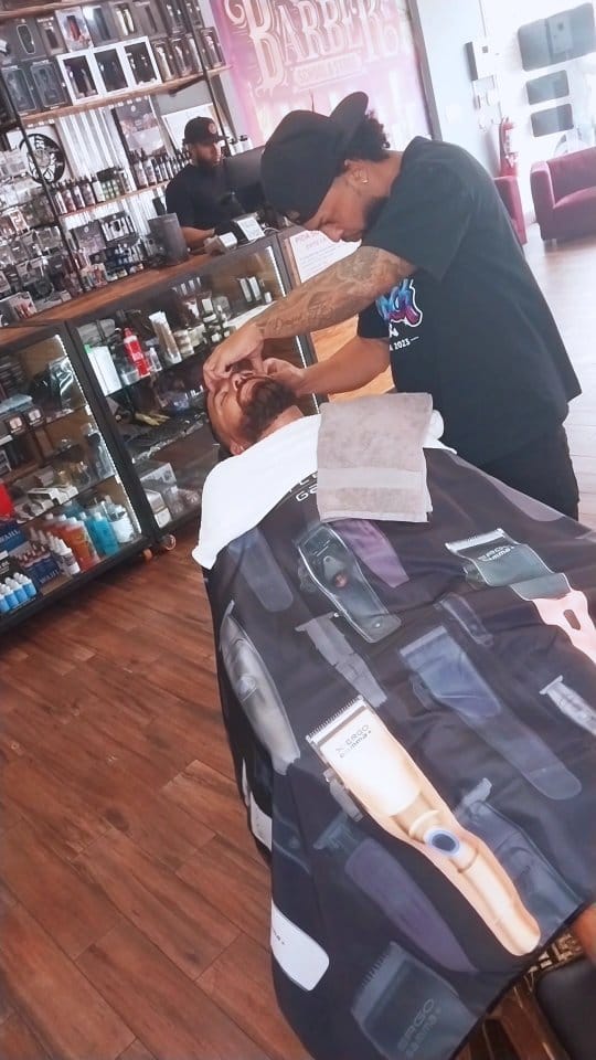 Post 3 by @JhomarTheBarber on Instagram (video)