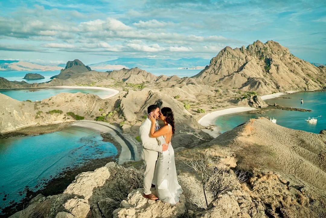 Post 8 by Photographer Videographer Labuan Bajo 🇮🇩 on Instagram (carousel)
