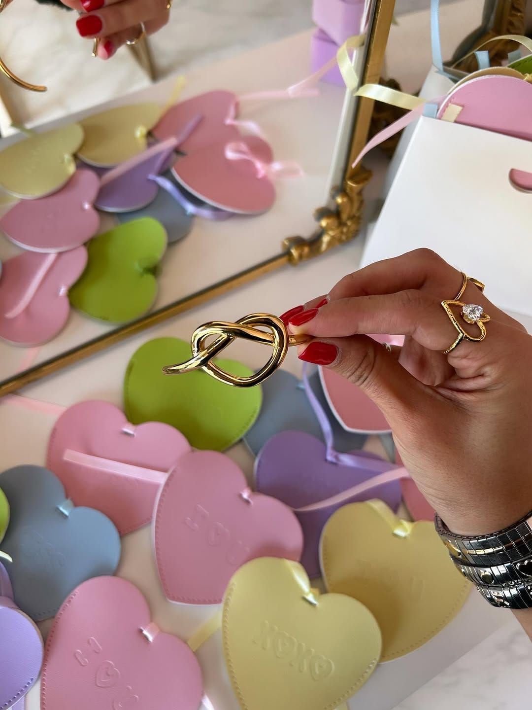 Post 6 by ROSAORO ACCESORIOS on Instagram (image)