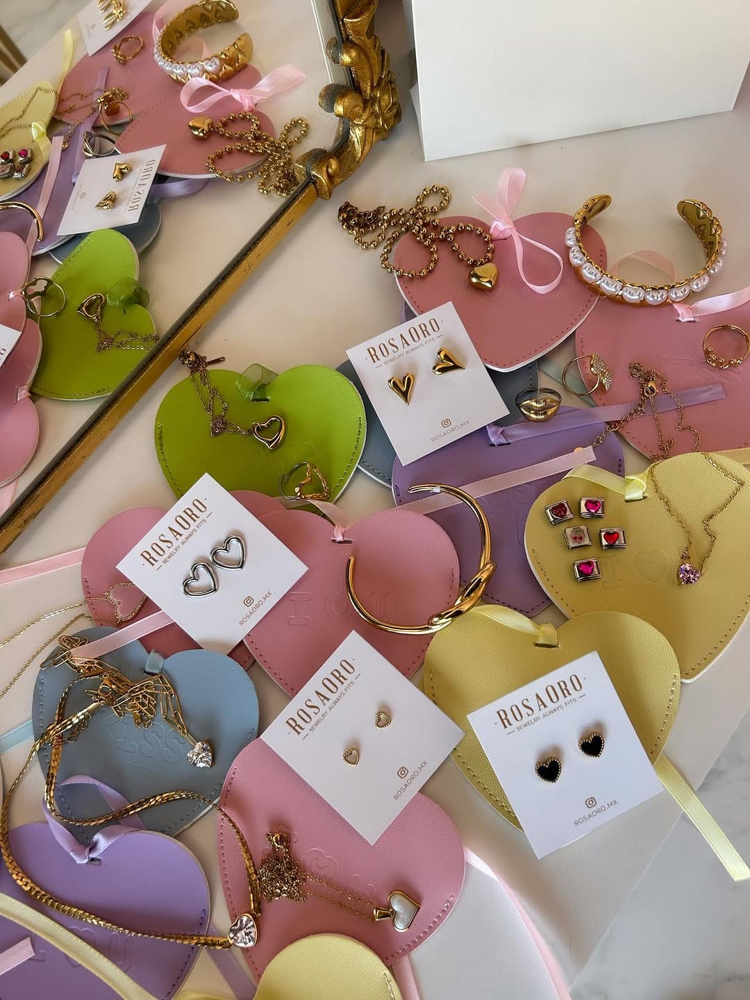 Post 5 by ROSAORO ACCESORIOS on Instagram (image)