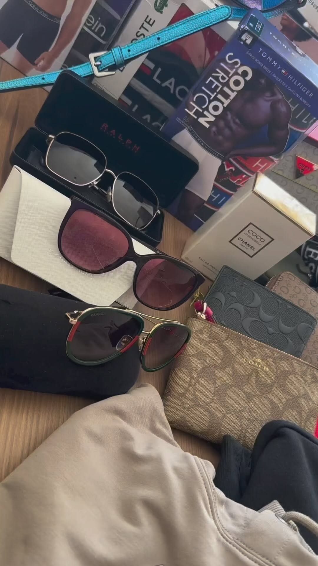 Post 10 by Tabata Corral Clothing on Instagram (video)