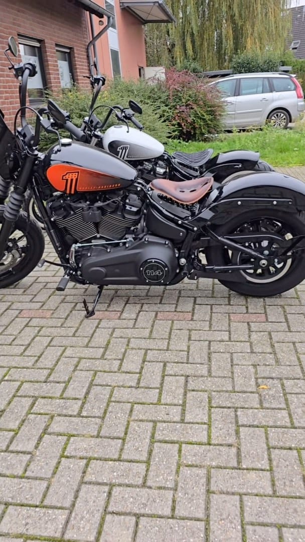 Post 1 by MOTORCYCLE SEATS & BAGS on Instagram (video)