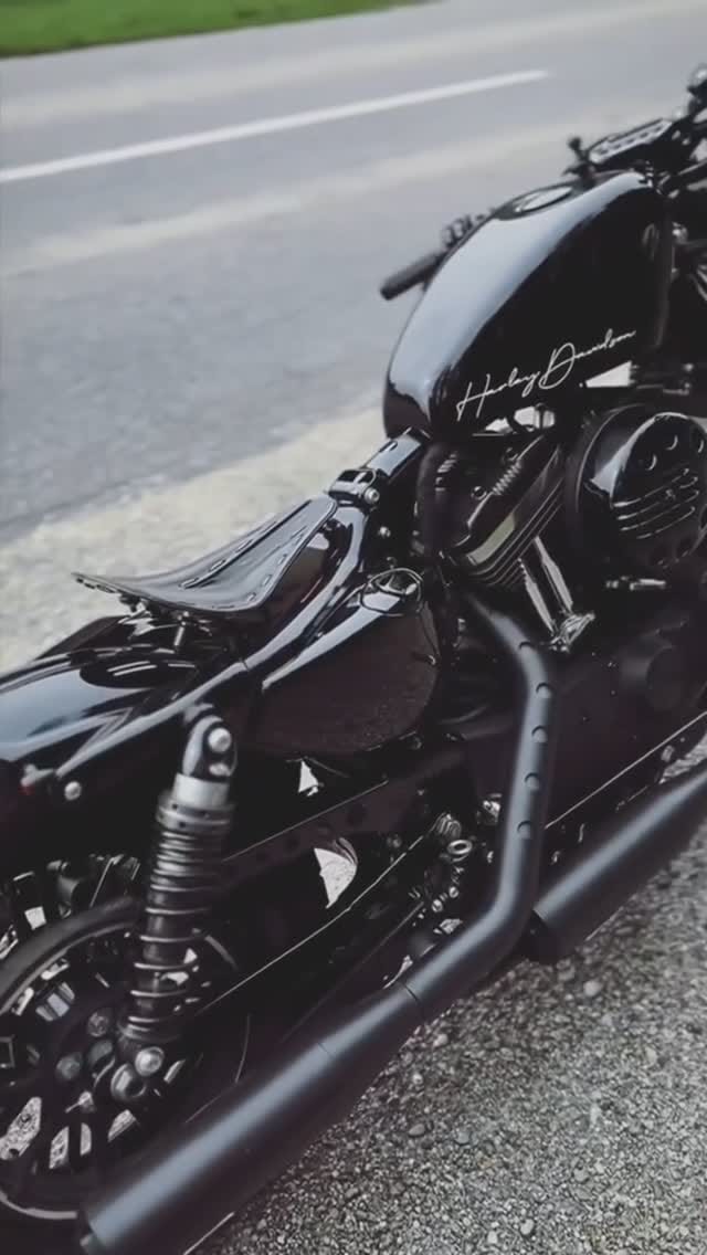 Post 3 by MOTORCYCLE SEATS & BAGS on Instagram (video)