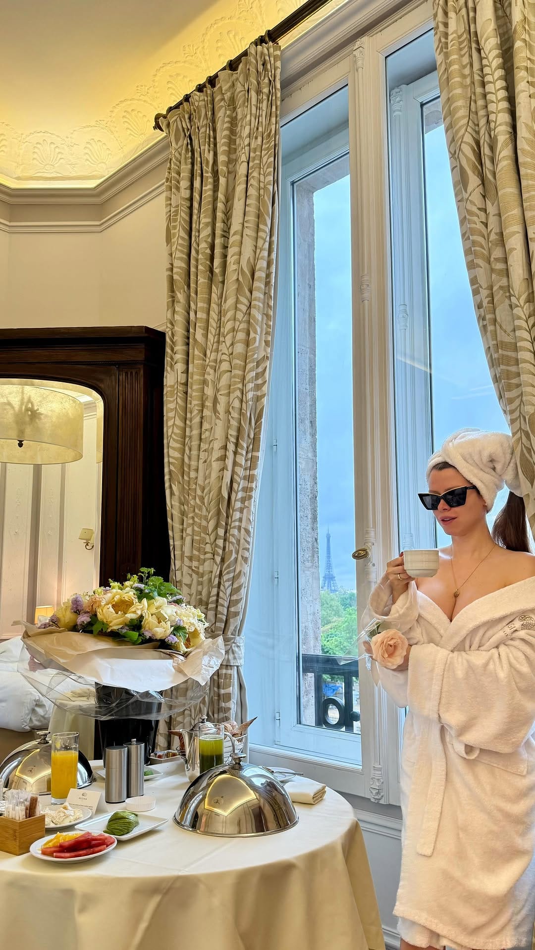 Post 3 by 𝐏𝐚𝐦𝐞𝐥𝐚 𝐏𝐚𝐫𝐤𝐞𝐫 🌹 on Instagram (video)