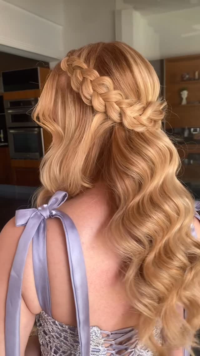 Post 4 by Hilujany Echeverria on Instagram (video)
