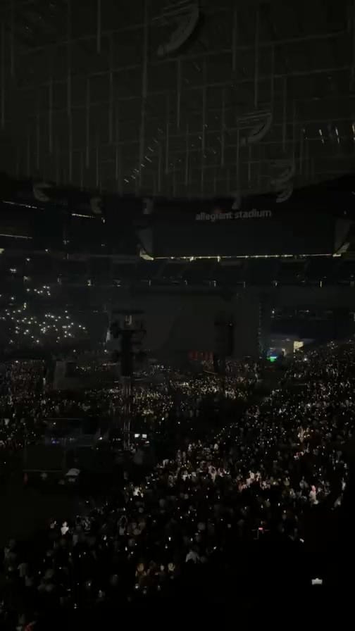 Post 2 by callmekizzle™ on Instagram (video)