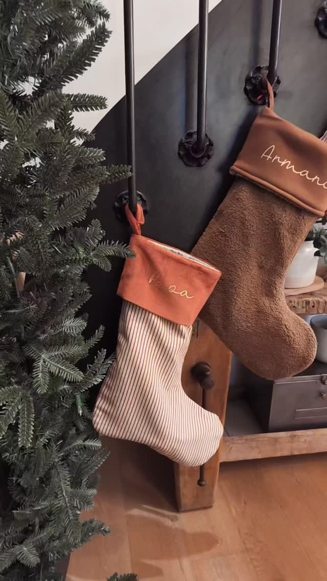 Post 4 by L A  F A B R I K on Instagram (video)