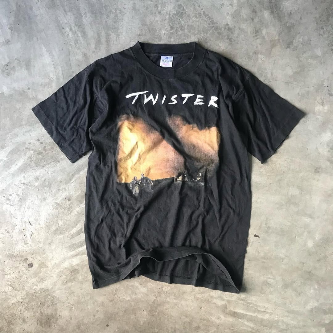 Post 8 by ThriftBooming on Instagram (carousel)