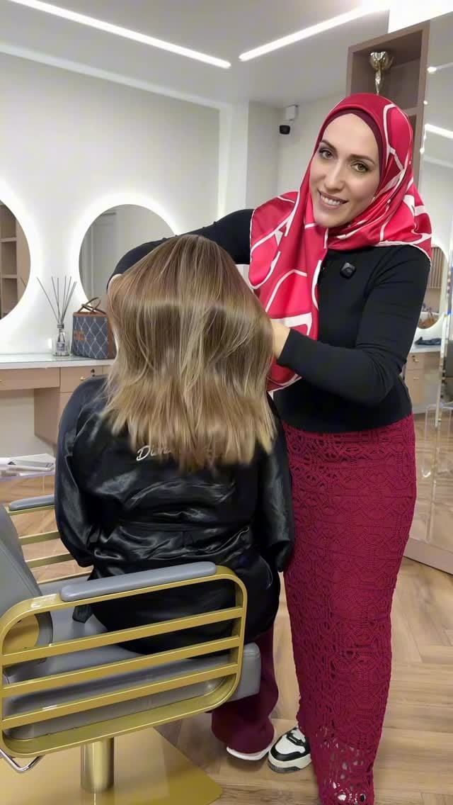 Post 2 by Диана Мусаева | Международный колорист•наставник on Instagram (video)