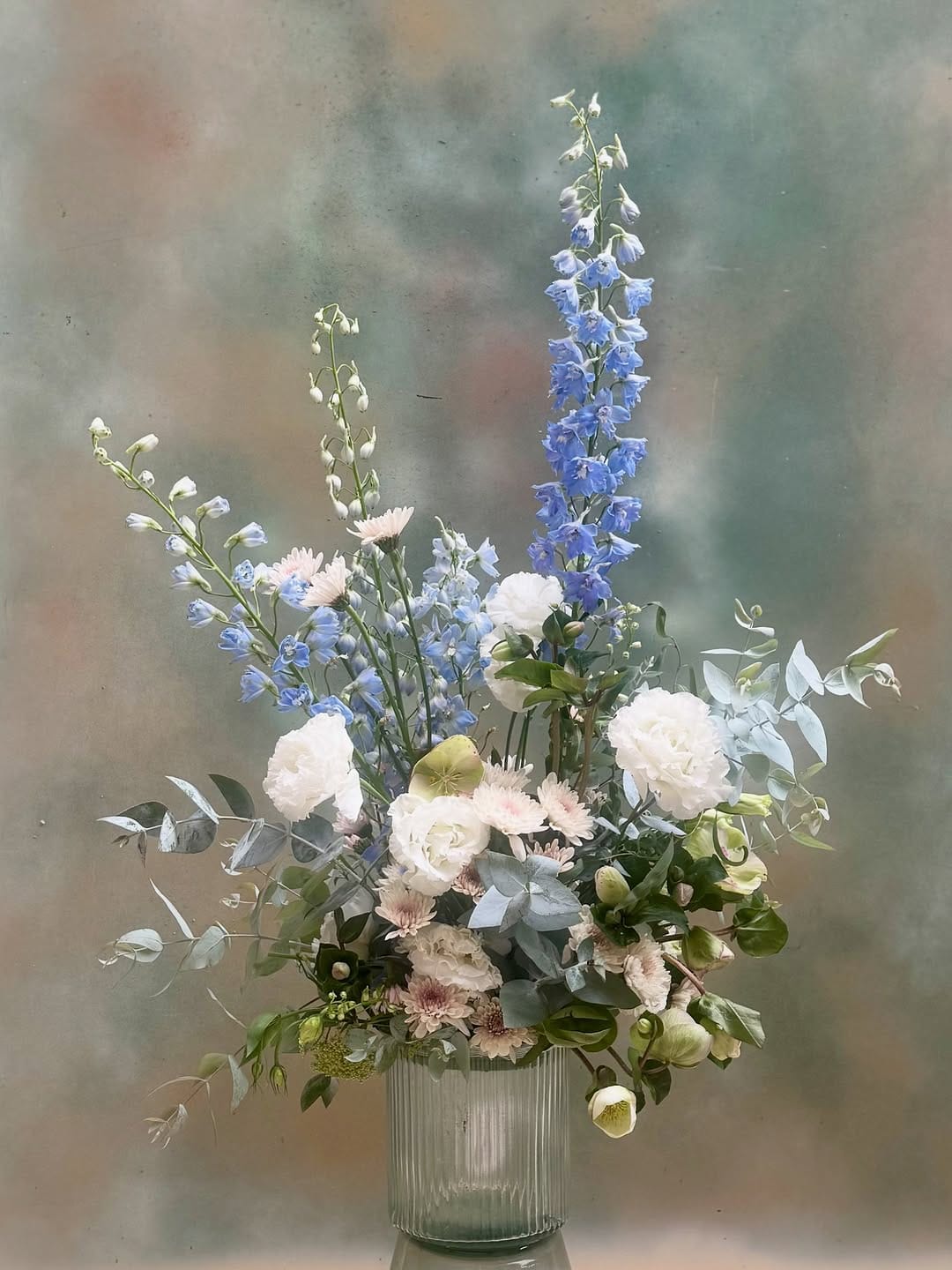 Post 4 by M O R A I M A on Instagram (image)