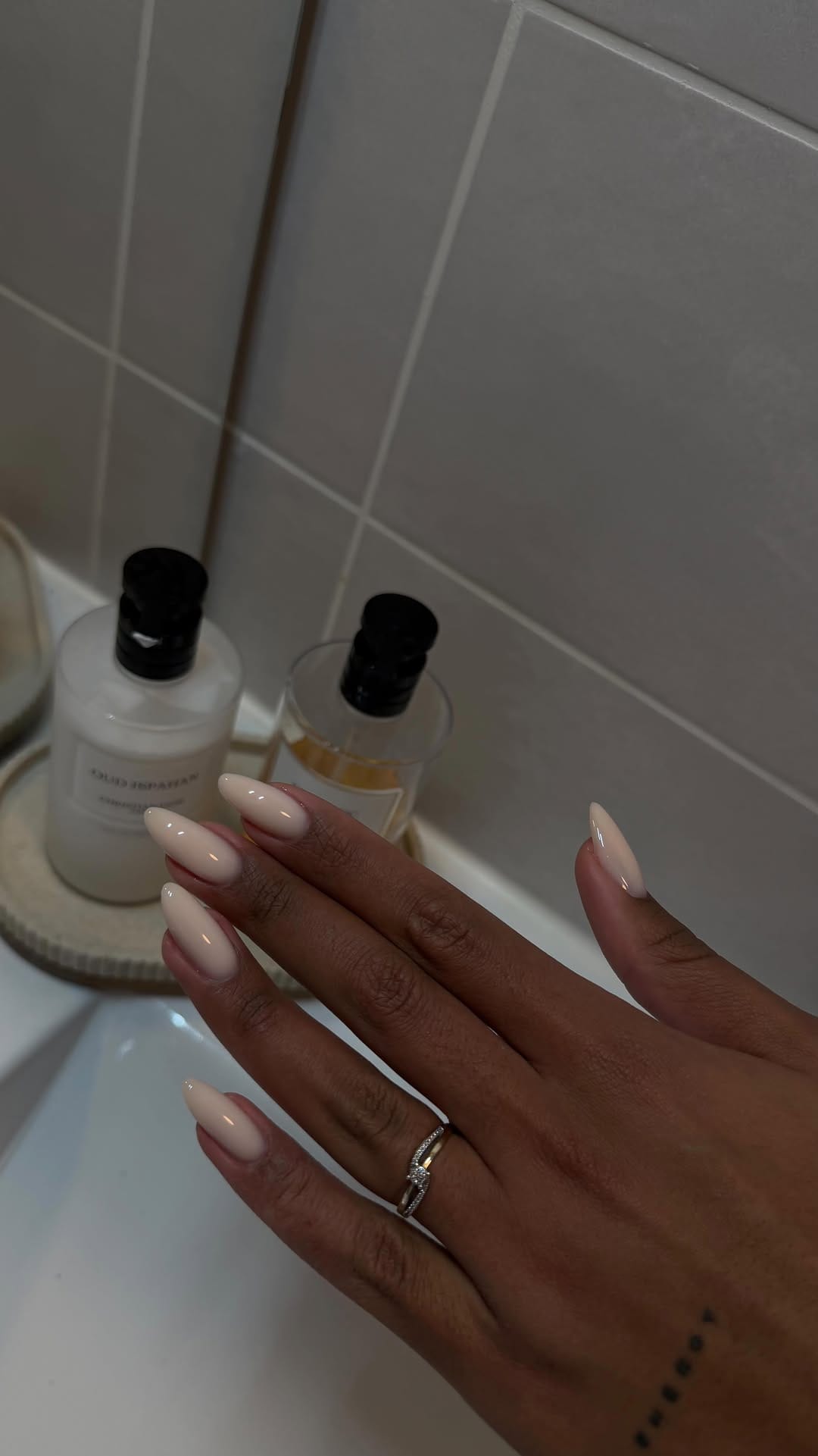 Post 1 by ONGLE TEYAH  MASTERCLASS on Instagram (video)