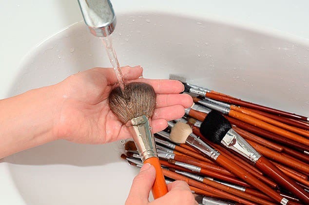 Post 8 by Makeup 101 on Instagram (image)