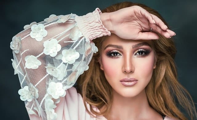 Post 4 by Makeup 101 on Instagram (image)