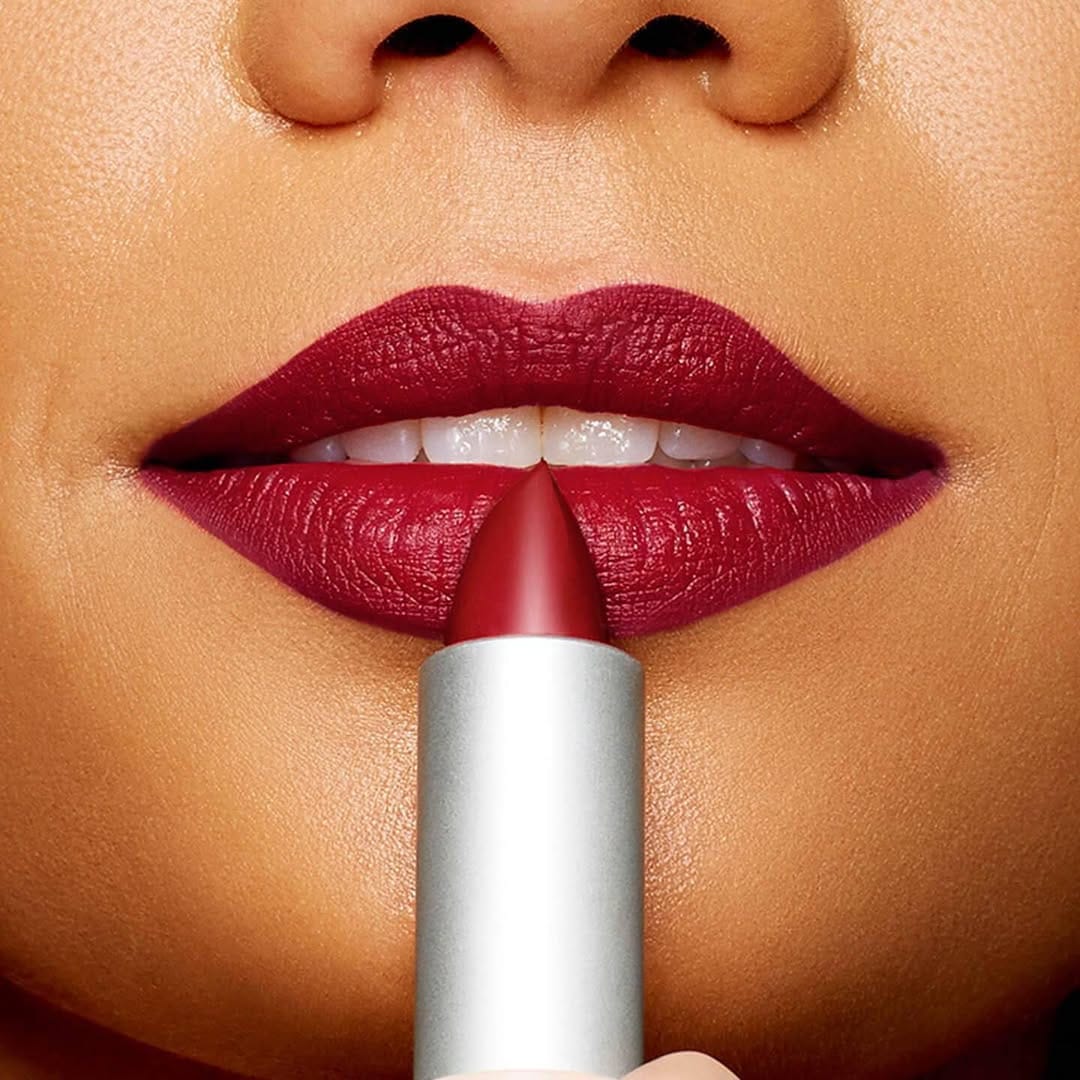 Post 9 by Makeup 101 on Instagram (image)