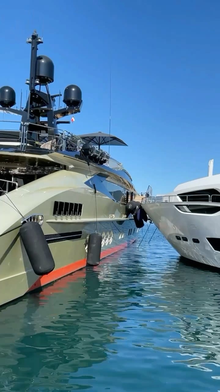 Post 8 by Carol🍒D’Azur 🏎⚓️🔥 on Instagram (video)