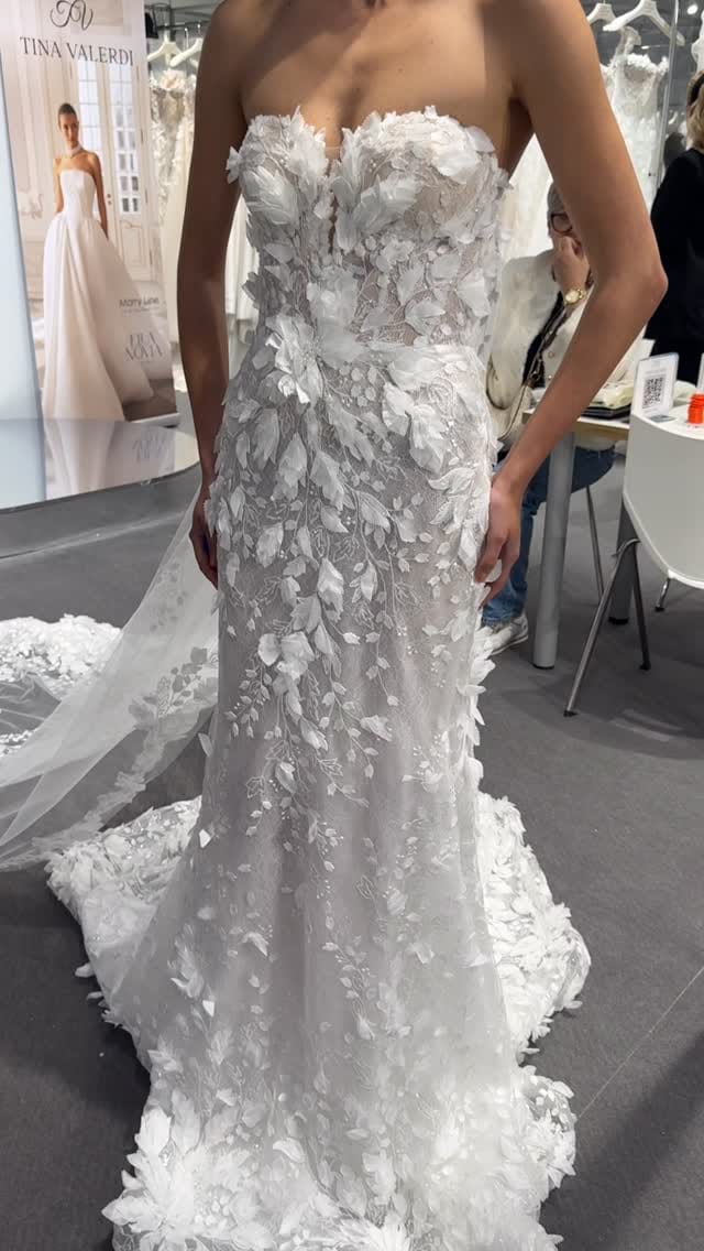 Post 3 by Boutique vestidos de novia ELYBRIDE on Instagram (video)