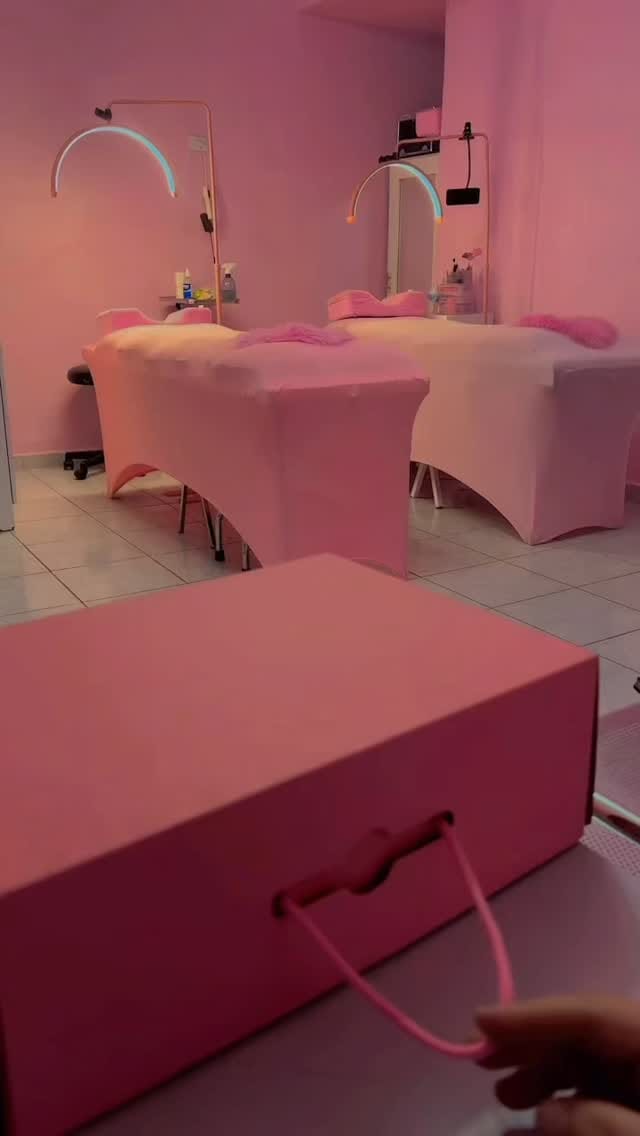 Post 7 by Mitzy Cazares on Instagram (video)