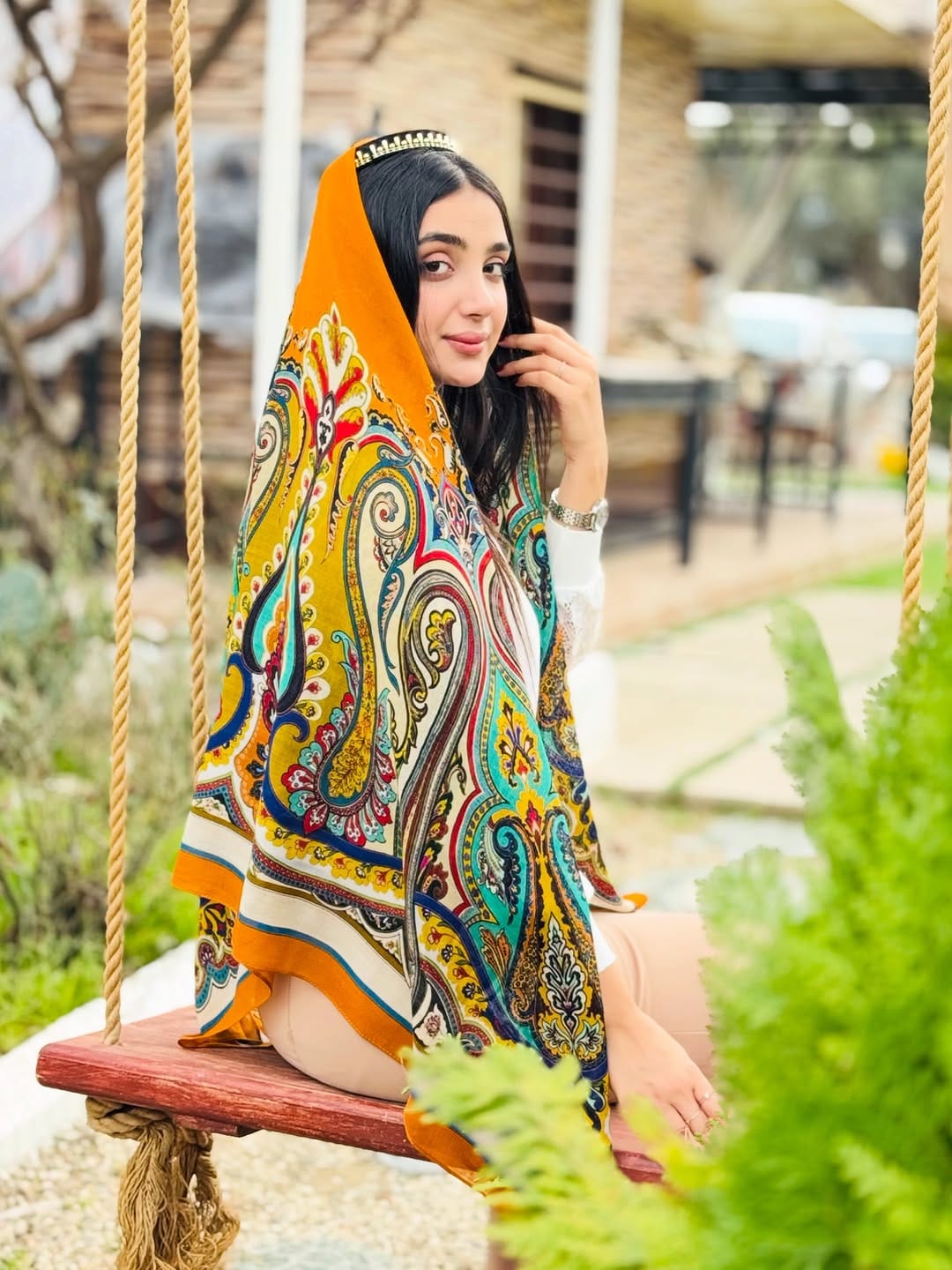 Post 1 by چارقد پاریس on Instagram (carousel)