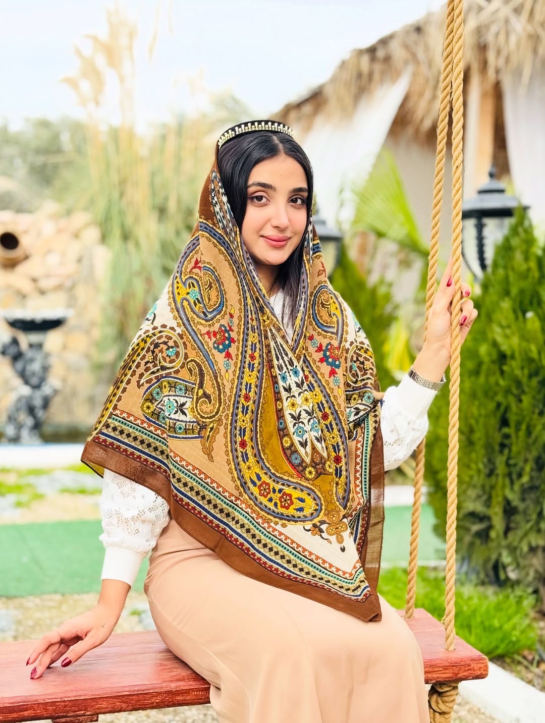Post 2 by چارقد پاریس on Instagram (carousel)