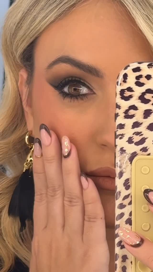 Post 7 by Cristina Hurlez on Instagram (video)