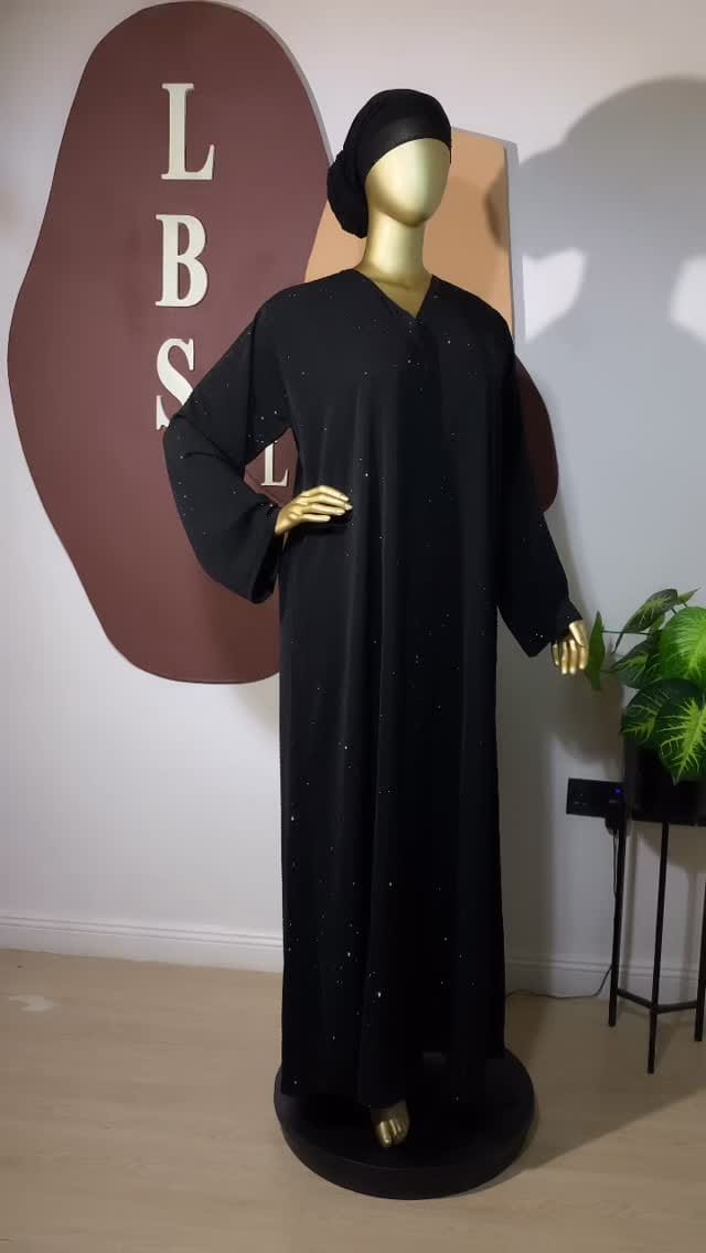 Post 1 by DUBAI ABAYA  LUXURY QUEEN 🇦🇪🇳🇬🌎 on Instagram (video)