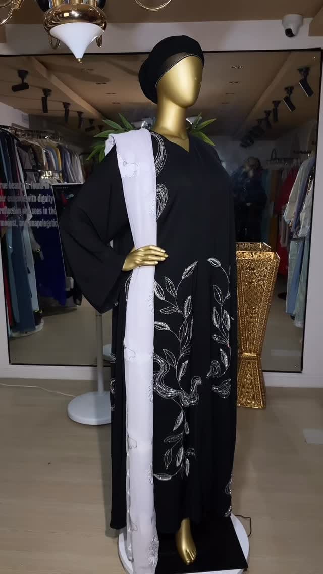 Post 7 by DUBAI ABAYA  LUXURY QUEEN 🇦🇪🇳🇬🌎 on Instagram (video)
