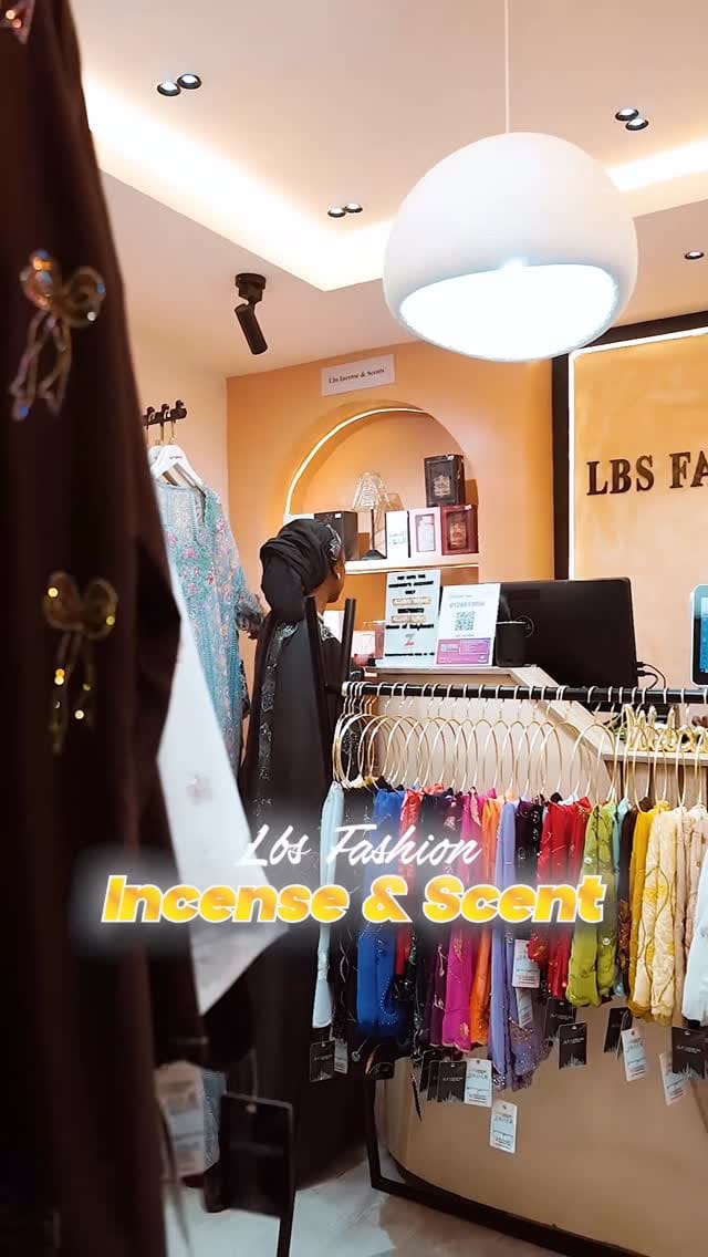 Post 10 by DUBAI ABAYA  LUXURY QUEEN 🇦🇪🇳🇬🌎 on Instagram (video)
