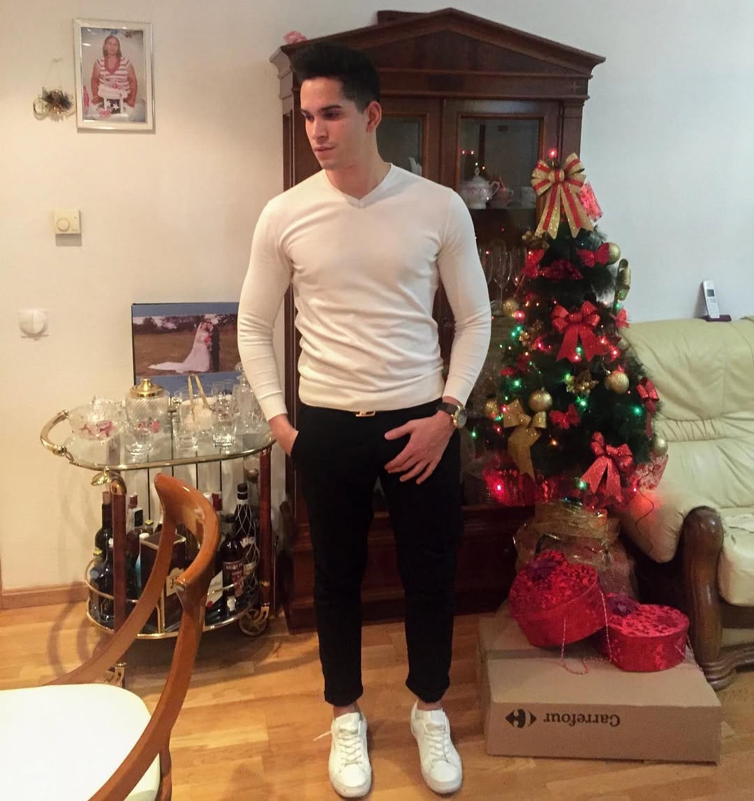 Post 9 by Jesus sanchez on Instagram (image)
