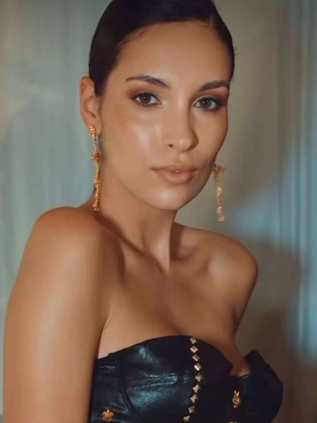 Post 1 by 𝐋𝐎𝐔𝐑𝐃𝐄𝐒 𝐋Ó𝐏𝐄𝐙 on Instagram (carousel)