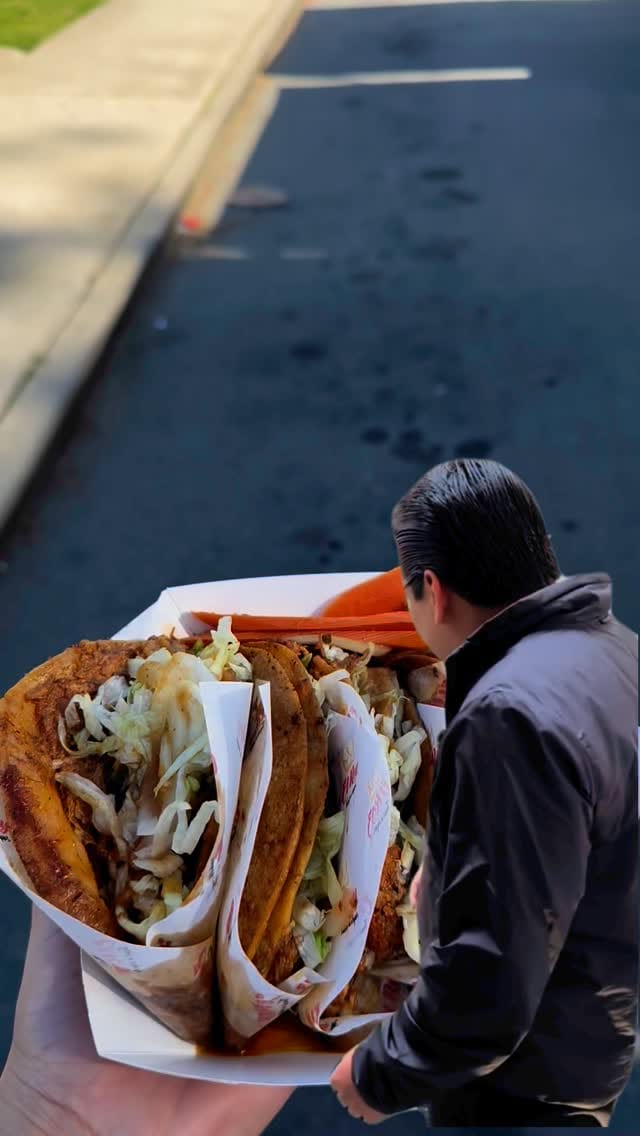 Post 9 by Tacos a Vapor in San Diego🌮🍖 on Instagram (video)
