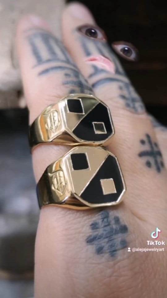 Post 2 by Aleja Jewelry Art on Instagram (video)