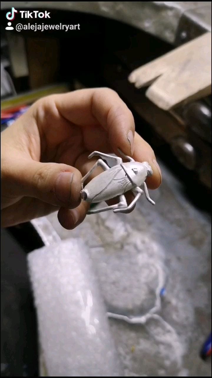 Post 4 by Aleja Jewelry Art on Instagram (video)